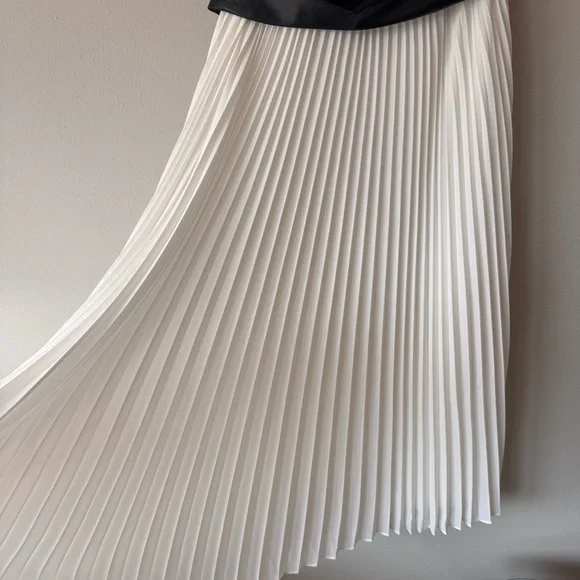 Simkhai Arie Faux Leather Bustier Dress Black White Pleated Strapless Sz 2 NWT - Picture 6 of 16